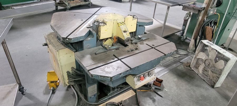 997-Amada-CSW-220-Notcher-Table